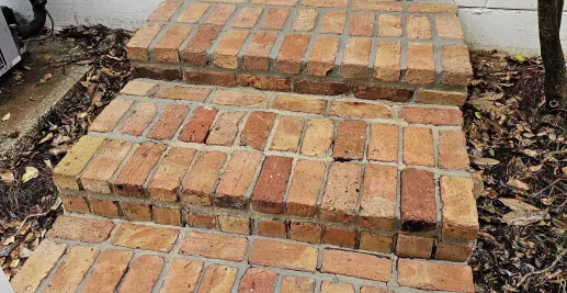 image of before and after a house washing job - zoomed in on the gutter